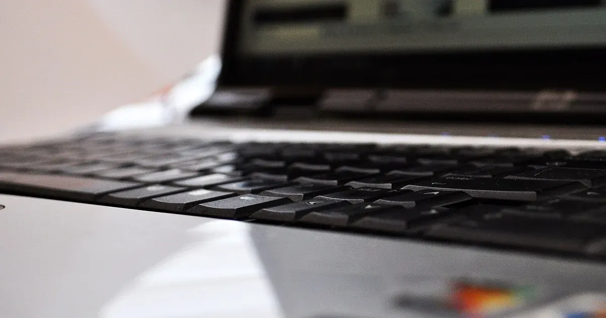 Визуализация длинного текстового контекста и фокуса модели